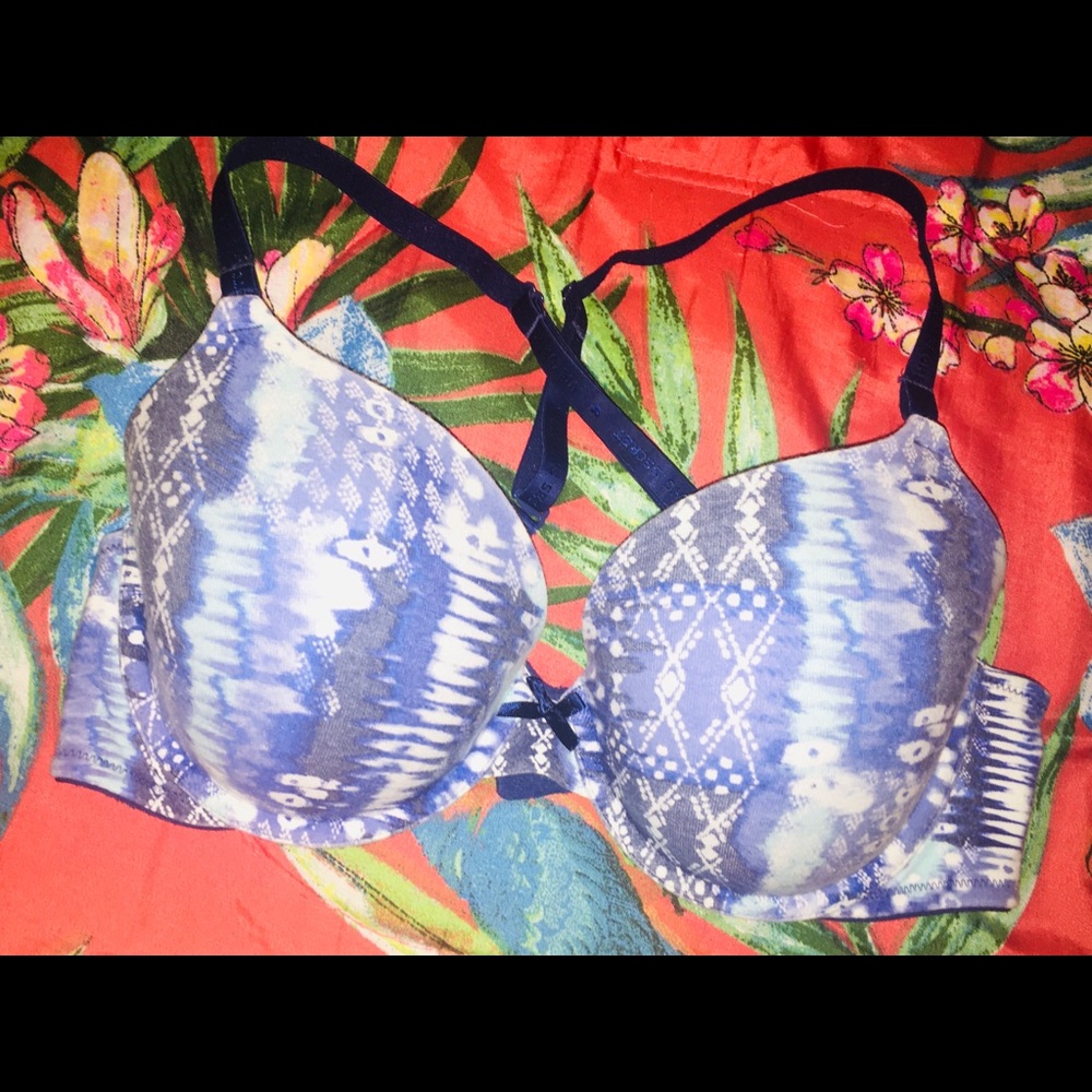 36c VS bra